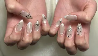 ネイル ATELIERHARLOW所属・nailist MOEのネイルデザイン