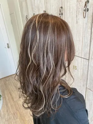 カラー SALOWIN栄 高須大貴のヘアスタイル