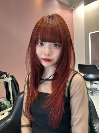 ロング カラー レイヤーカット 透明感カラーのヘアスタイル