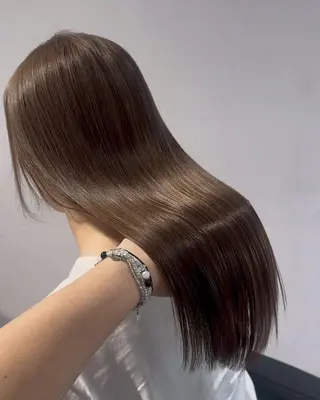 カラー うる艶グレージュ/ 透明感🫧渋谷のヘアスタイル