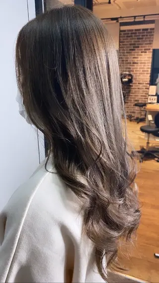 ロング 新村 泰幸のヘアスタイル