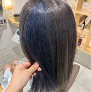 ロング 🍂透明感ベージュ カラー🍂森部杏菜のヘアスタイル