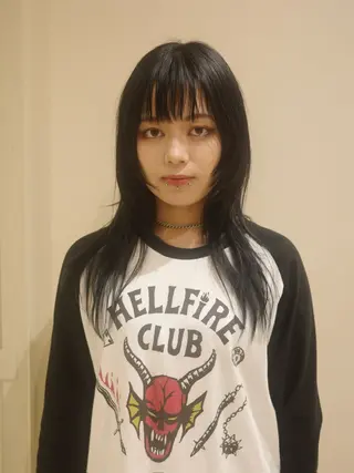 ミディアム アカツ ミナのヘアスタイル