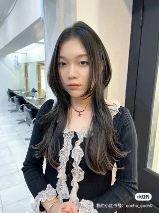 ロング カラー Airi 韓国y2k ハイレイヤーのヘアスタイル