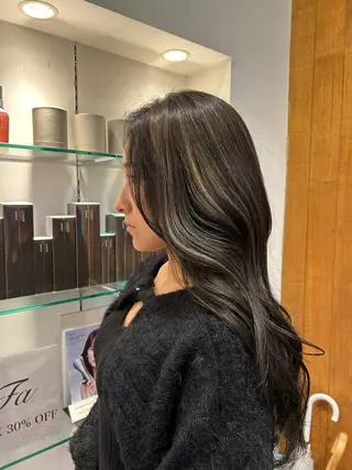 ロング カラー 太田 絵麻のヘアスタイル