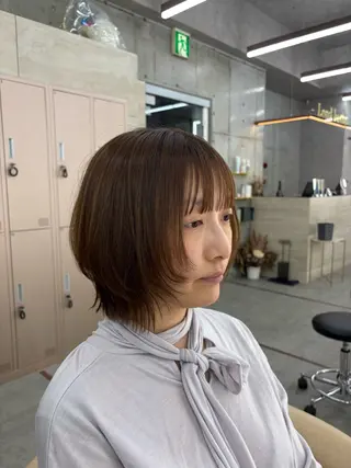 ミディアム 髪質改善|透明 感カラー🩵レイヤーのヘアスタイル
