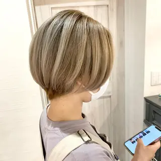 ショート カラー ムラヨシ ショータのヘアスタイル