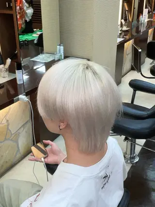 ショート カラー 上野 瑞貴のヘアスタイル