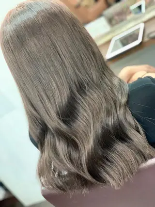セミロング ブリーチ毛に縮毛矯正 ✨カラー✨山田 正幸のヘアスタイル