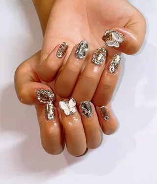 ネイル VIERU 🌈🎀💖のネイルデザイン