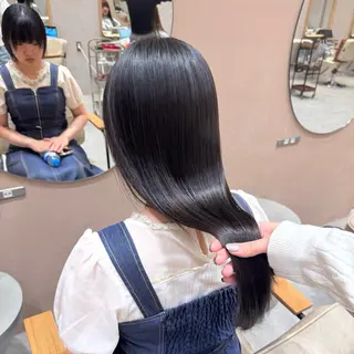 りな🪽カット /縮毛/透明感カラーのヘアスタイル