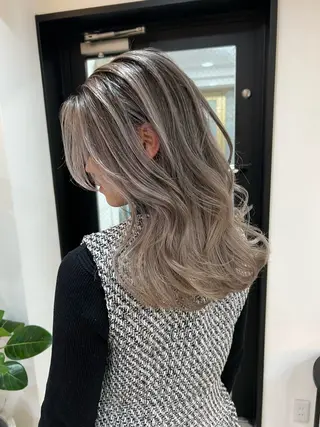 ミディアム 副島 響のヘアスタイル