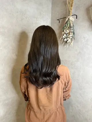 ロング カラー 廣末 千菜のヘアスタイル