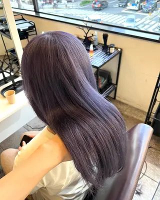 ロング カラー 岩谷 愛依のヘアスタイル