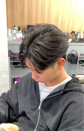ミディアム パーマ ヘアアレンジ メンズ 🔥ニュアンス フェザー小林海斗🔥のヘアスタイル