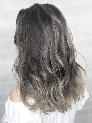 ミディアム カラー 小松崎 友宏のヘアスタイル
