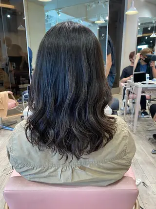 ミディアム パーマ 顔まわりカット🌟 くびれヘア/寺門遥輝のヘアスタイル