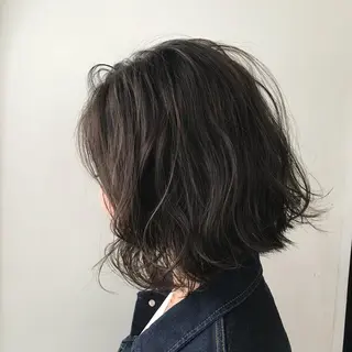 ミディアム カラー レイヤー/顔周り /AKARIのヘアスタイル