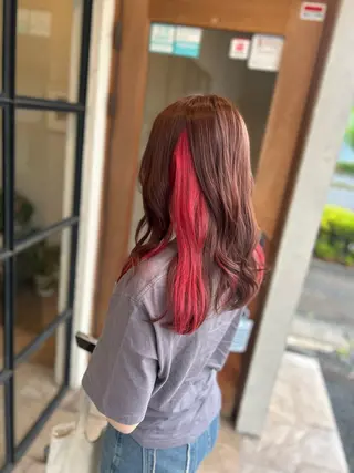 ロング カラー 井上 花音のヘアスタイル