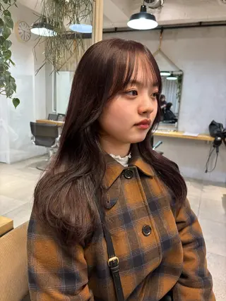 セミロング 盛れる透明感カラー・ momokaのヘアスタイル