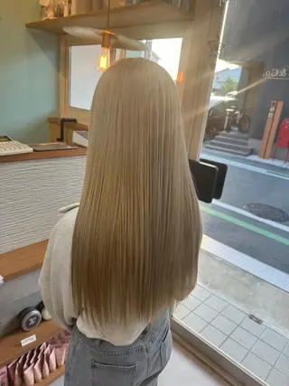 ロング カラー ❣️ハイトーン❣️ BLUE&Co.のヘアスタイル