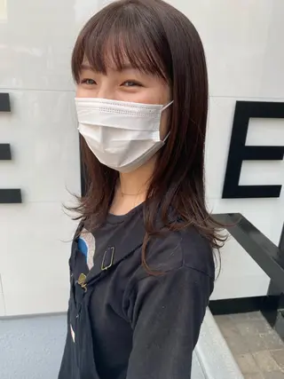 ミディアム カラー パーマ ヘアアレンジ メンズ キッズ ネイル マツエク・マツパ 韓国🇰🇷レイヤー カットオリーブカラーのヘアスタイル