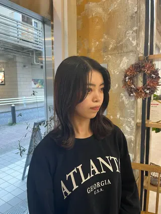 ミディアム 寒色 ♡ レイヤー ┊︎miyuのヘアスタイル