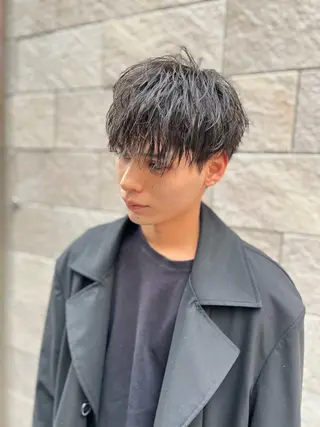 ショート ⚡メンズパーマフ ェードカットTomyのヘアスタイル