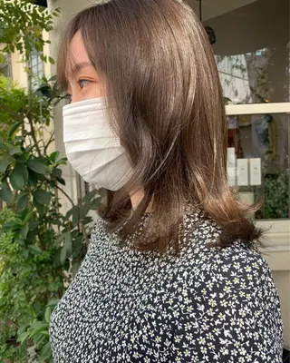 ミディアム カラー 【pejite】 Hinanoのヘアスタイル