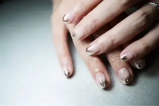 ショート 𝐴𝑁𝑈𝐸 トラブル爪育成専門のネイルデザイン