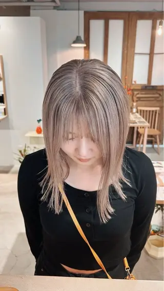 カラー ウメキ ユウカのヘアスタイル