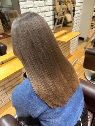ロング 松浦 麻衣のヘアスタイル