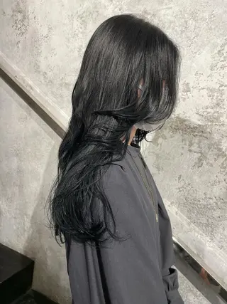 ロング 松田 真央のヘアスタイル