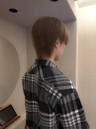 ショート カラー yiye shioriのヘアスタイル