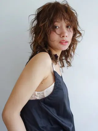 セミロング 透明感/レイヤー🎀 春カラー/エリコ🌈のヘアスタイル