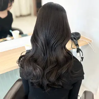 ロング カラー ブリーチなし/レイヤ ー特化🌈Tommyのヘアスタイル