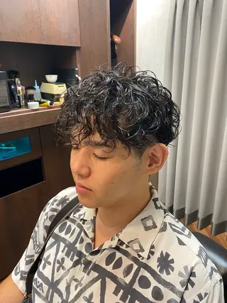 ミディアム パーマ LAVIE NEW STANDARD BARBER HANARE 新宿店所属・TANAHASHI ／モデル募集🆘のヘアスタイル