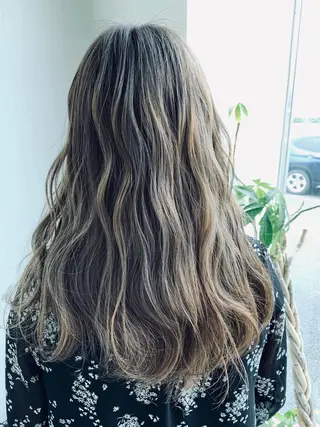 ロング カラー flat所属・今井 はるかのヘアスタイル