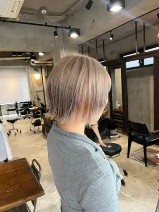 ショート カラー 赤みゼロ/透明感 カラー🌿KANTAのヘアスタイル