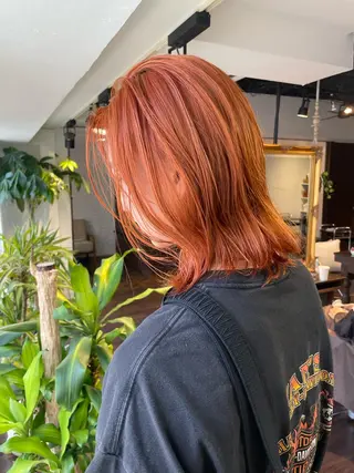 ミディアム カラー メンズ オカモト ミユウのヘアスタイル