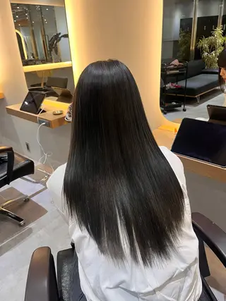 ロング ロングカット/ うる艶カラー/ユイのヘアスタイル