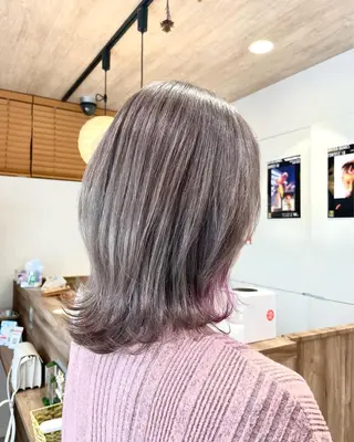 カラー うる艶レイヤーカット hinakoのヘアスタイル