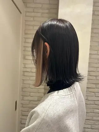 ミディアム カラー ミユ🎀長さ出し 🎨デザインカラーのヘアスタイル