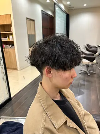 パーマ メンズ フェザー/波巻き 雫石大夢のヘアスタイル