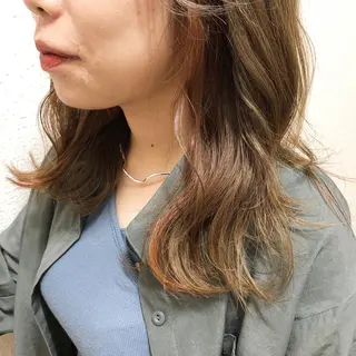 セミロング カラー 中司 莉菜のヘアスタイル