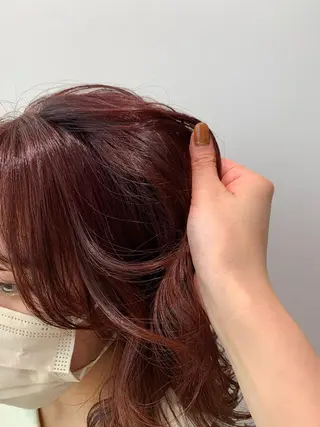 ミディアム カラー 片岡 由依のヘアスタイル