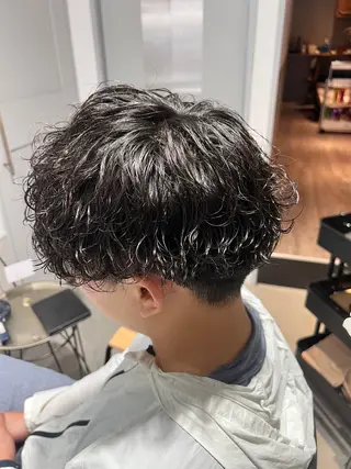 ミディアム パーマ メンズ メンズカットパーマ ✂️ JOYAのヘアスタイル