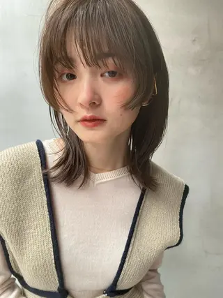 ミディアム shiori ﾍﾞｰｼﾞｭｶﾗｰのヘアスタイル