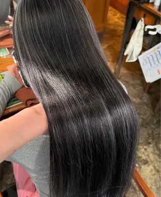 カラー 喜友名 ウララのヘアスタイル