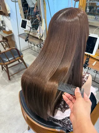 ロング SALOWIN 表参道FLAT店所属・トップスタイリスト澤 奈緒美のヘアスタイル